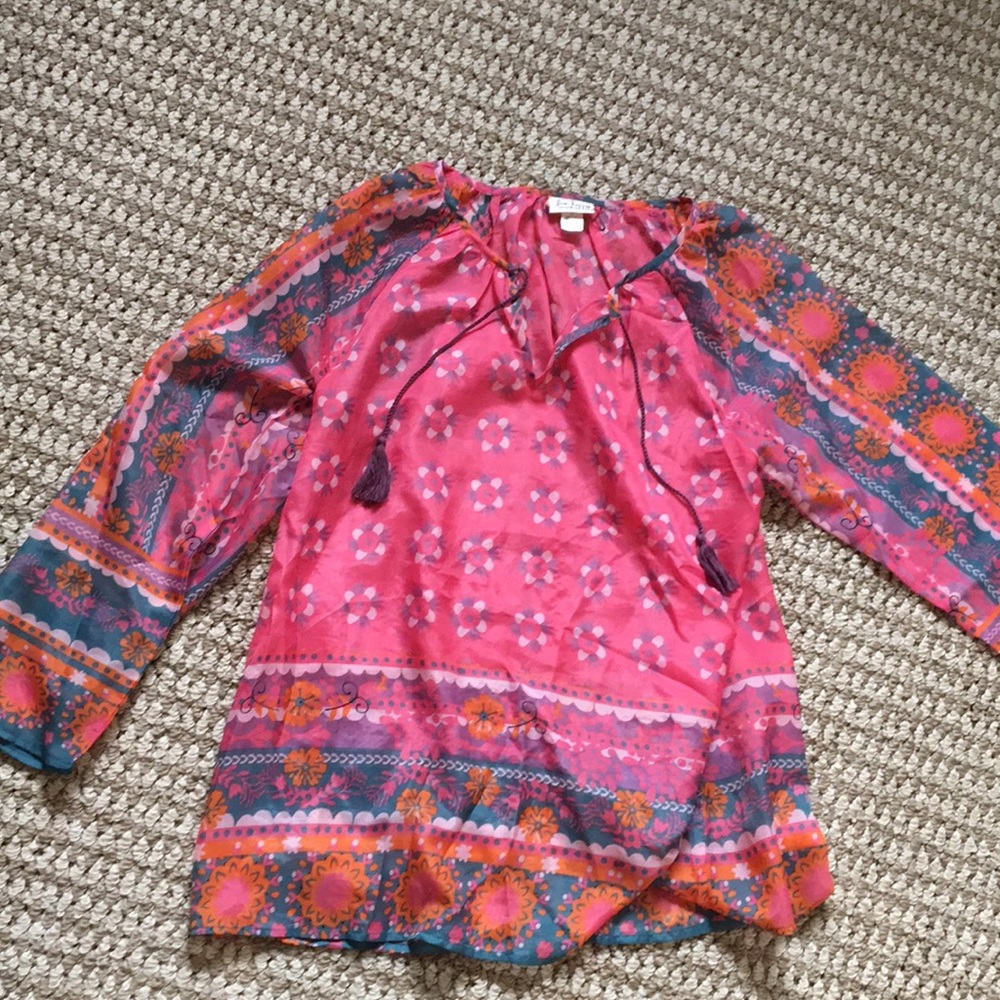 4 for $25🌟Light airy boho shirt with tassels